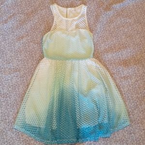 4/$20 Ombre style white to blue dress